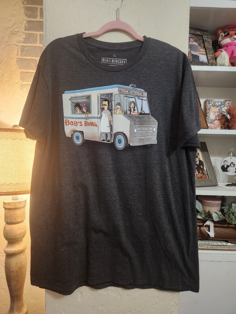 Bob's Burgers Food Truck T-shirt Size XL P2p 23 EUC